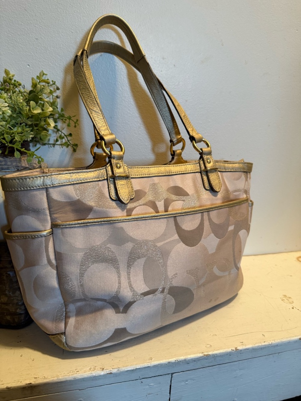 Coach Signature Gallery Tote F19664 Gold - Picture 3 of 11